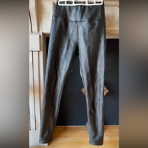 BP Nordstrom Brass Plum EUC Black Faux Leather Leggings Size Small - Picture 2 of 5